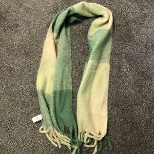 Luckey Brand Green Plaid Blanket Scarf